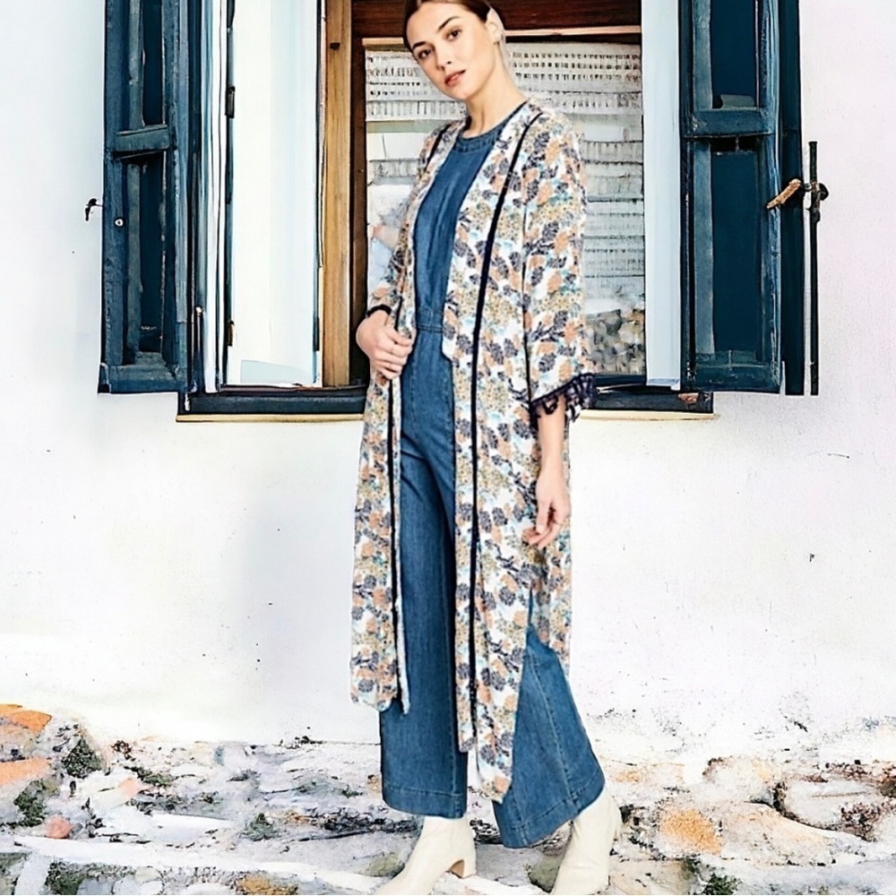 Hayden Los Angeles Floral Rayon Kimono Size L NWT